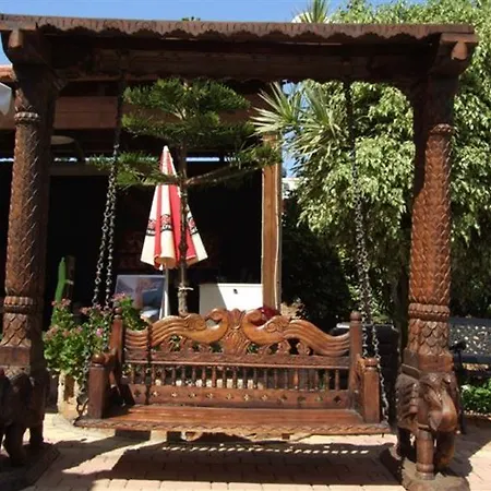 Nikos Aparthotel