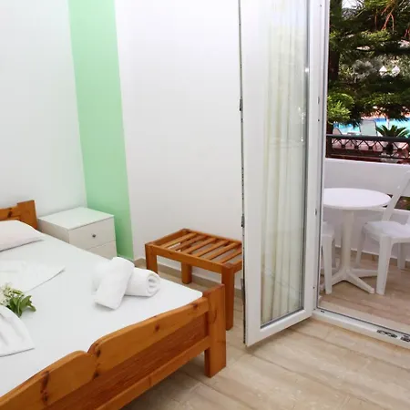 Aparthotel Nikos