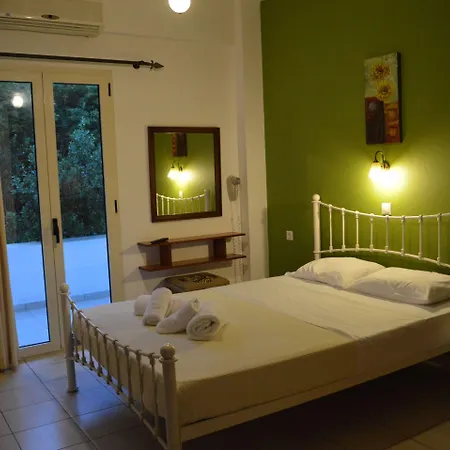 Nikos Aparthotel 4*