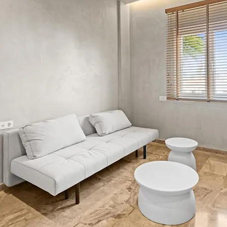 Nikos Aparthotel