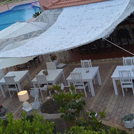 Nikos Aparthotel Stalida