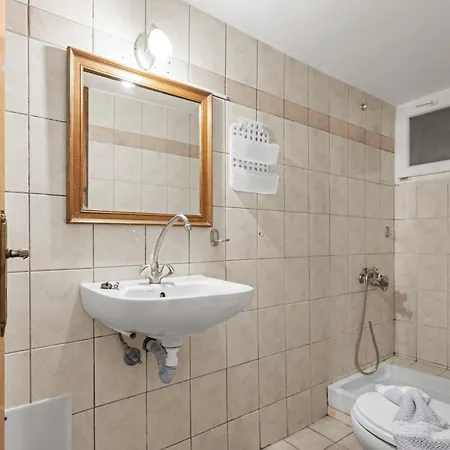 Nikos Aparthotel 4*