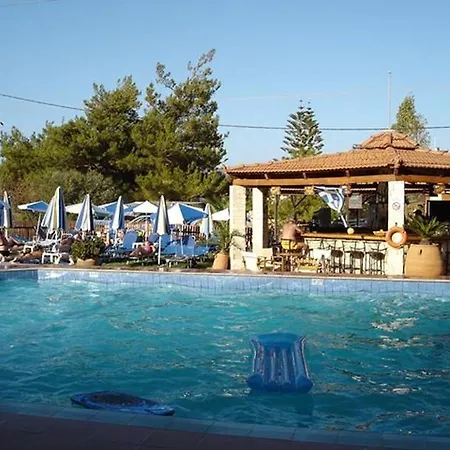 Nikos 4*